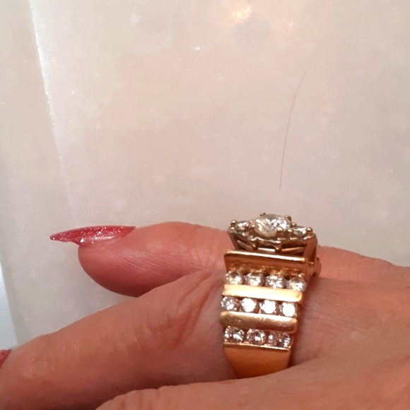 Gorgeous wedding band - Picture 2 of 4